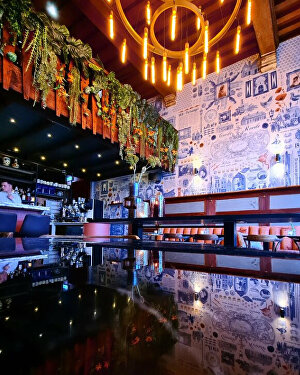 bar bistro degoudenleeuw goedereede restaurant delftsblauw ginvi wallpaper naadloosmuurbehang ontwerpopmaat